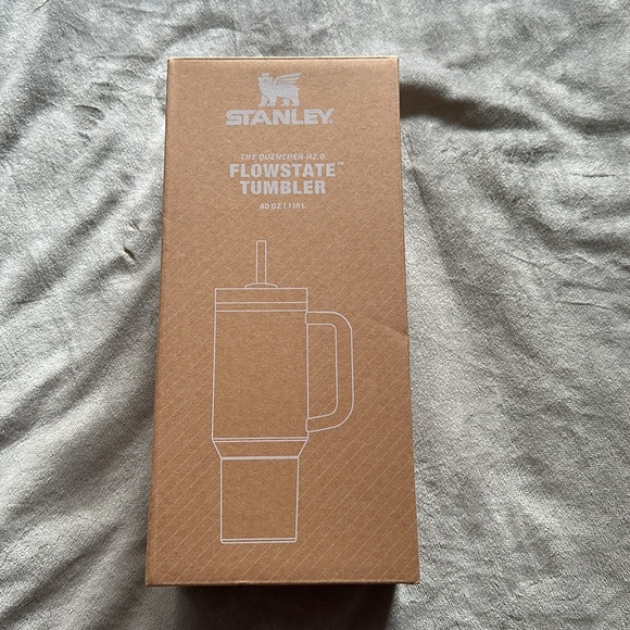 Stanley Purple Insulated Quencher Tumbler 40oz - Picture 11 of 12